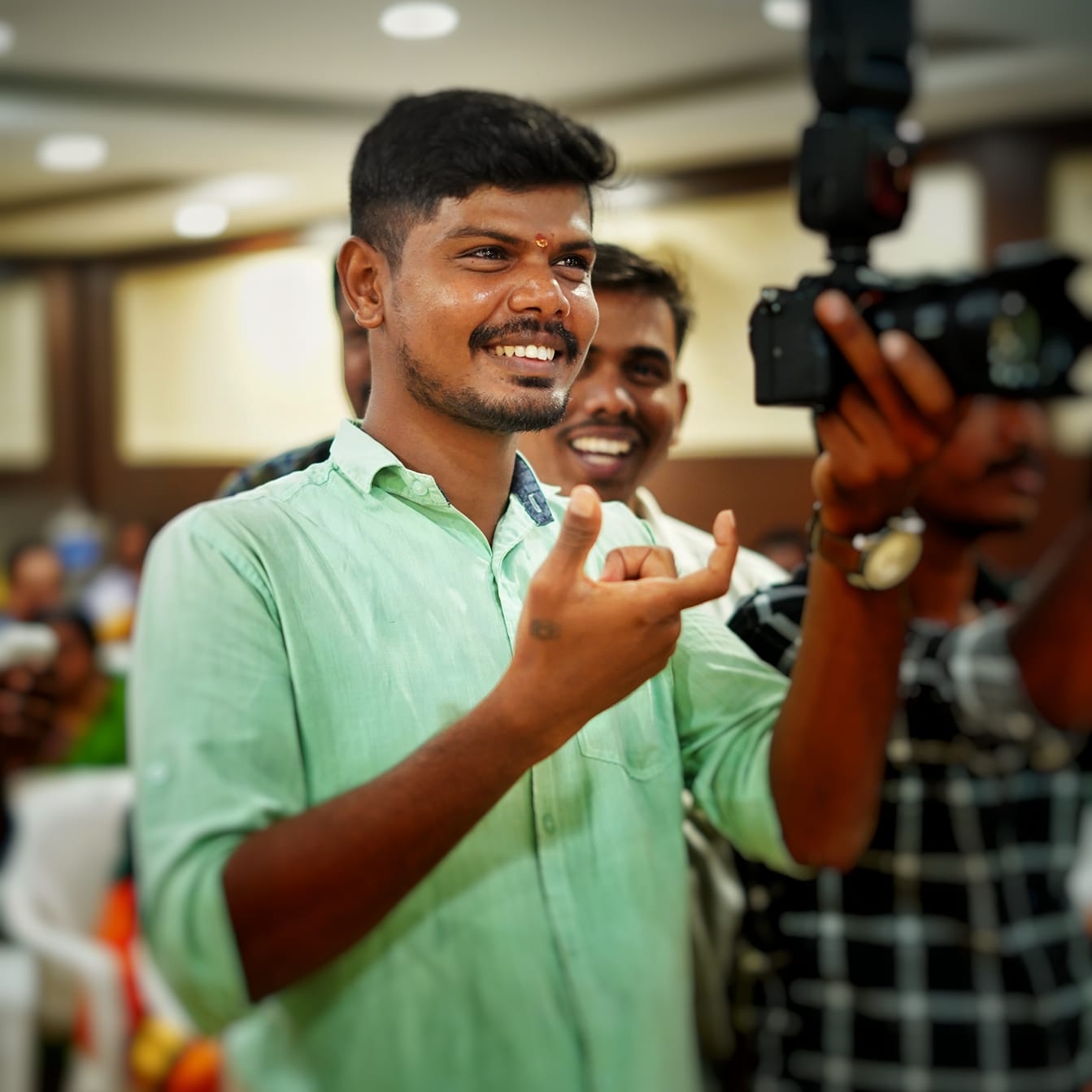 Vj Photokadai, Vijayadharan Murugavel, Photographer, Photographer in Erode, Wedding Photographer, Photo Studio in Erode